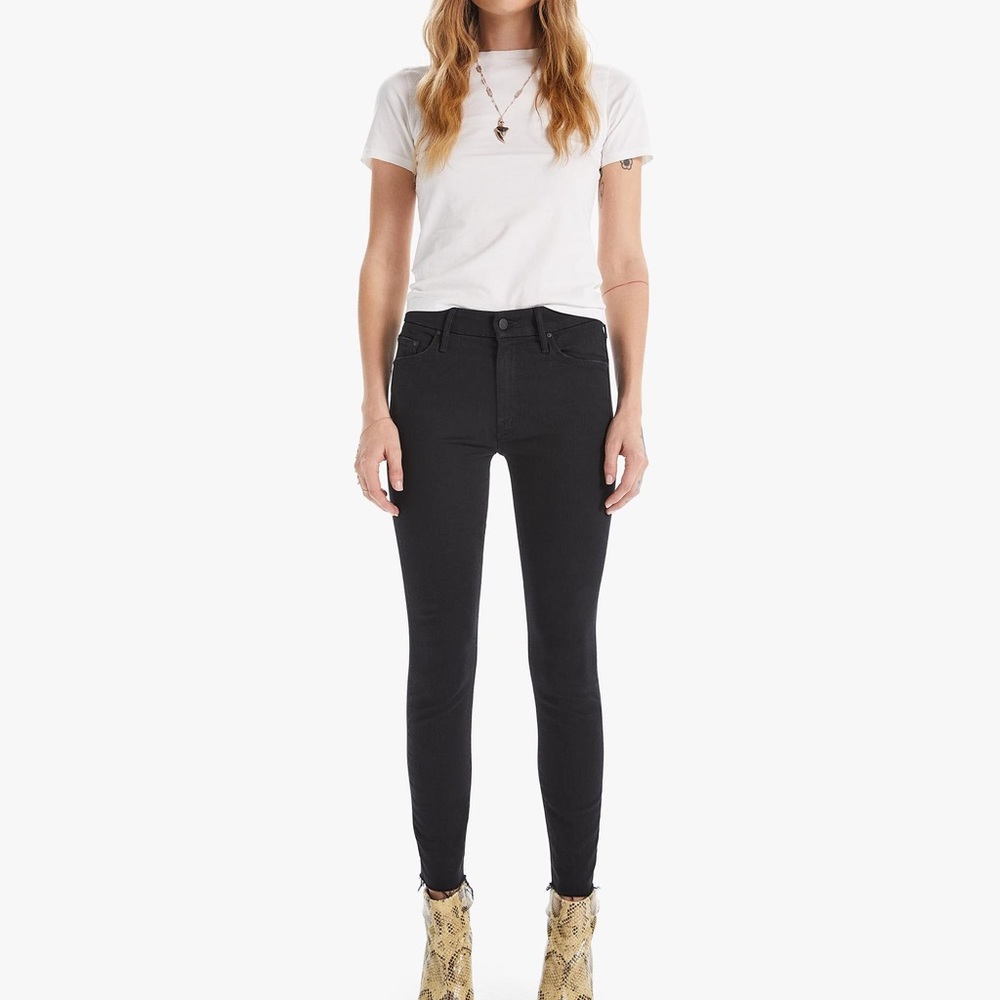 Mother The Looker Ankle Fray in not guilty wash size 26